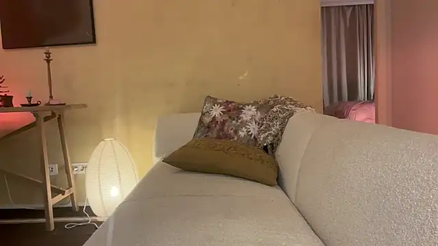 rubyxen Adlı Modelin Canlı XXX Sohbeti