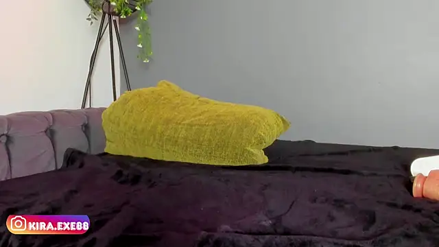 Kira_Exe_'s Live XXX Chat