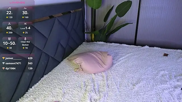 TrishaRey's Webcam Show