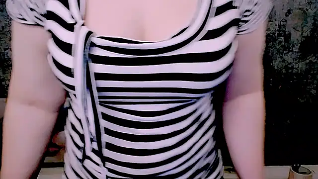 Djullia Live XXX-chat