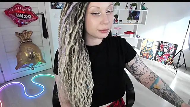 HoneySallyMoore's Live XXX Chat