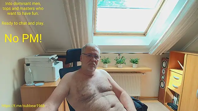 subbear1968 Show in webcam