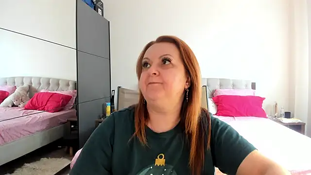 Chat +18 de LoraCougar ao vivo