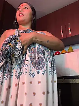 Chat +18 de kalpanaaishaa ao vivo