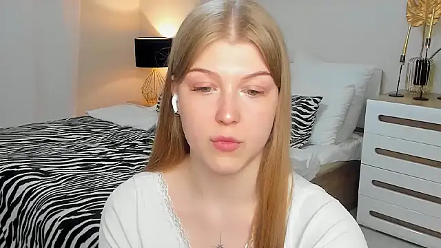 Stella_Light: онлайн-секс-чат