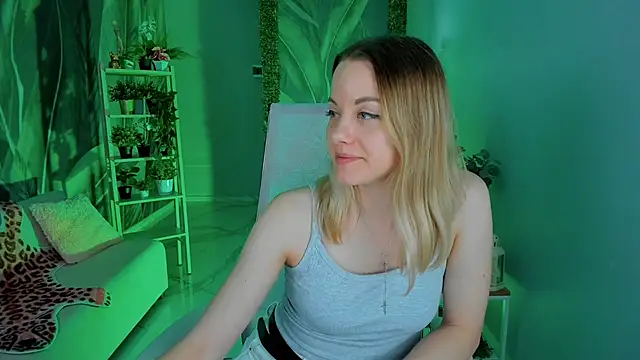 VireliaMoonfall Chat XXX live