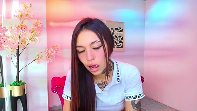 Онлайн чат XXX Charlotte_bower