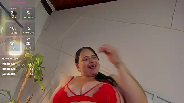 Chatroom XXX en direct de GabiSaenz_