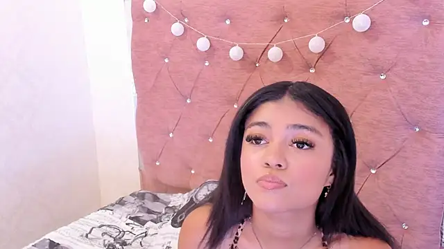 Alaia2 – Naživo XXX chat