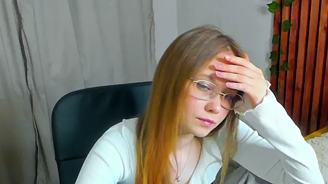 FloraLarsson live XXX chat