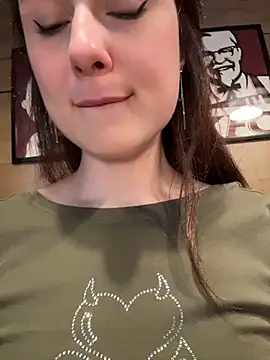Dina_Tease Adlı Modelin Canlı XXX Sohbeti