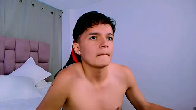 Luca_Voss élő XXX-chatje