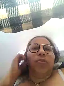 Ladymilf12 现场XXX聊天
