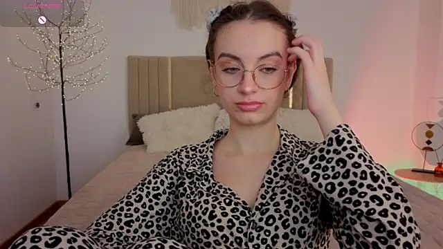 Real_cutie1's Webcam Show