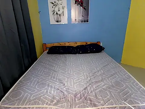 Petite_HugeCock Pertunjukan Webcam