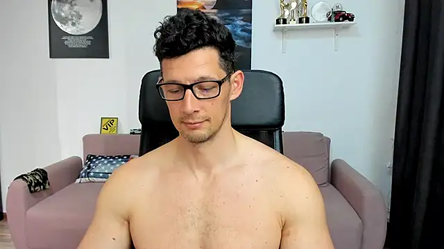 BrutusK08's Live XXX Chat