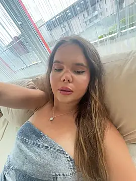 TheCinderella Adlı Modelin Canlı XXX Sohbeti