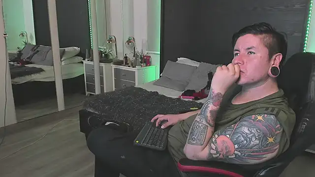 Show de webcam de inkedsinners_