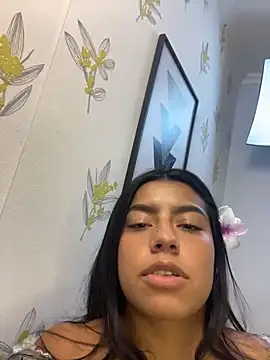 Chatroom XXX en direct de Laia_white
