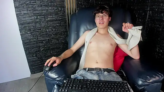 Show modela Krown_nox na web-kameri