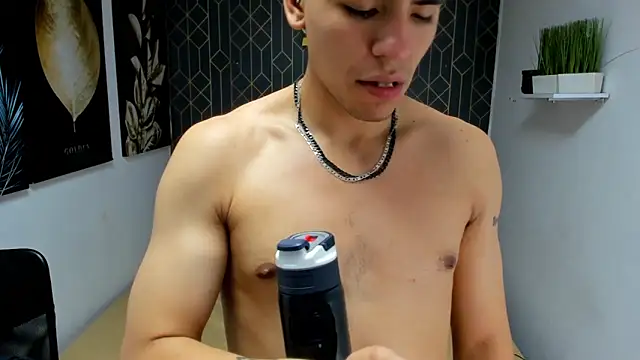 Tobias_Vega Live XXX-chat