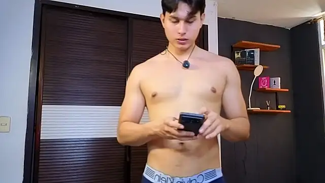 TeddyBear_07's Live XXX Chat