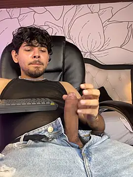 Samir_bear's Webcam Show