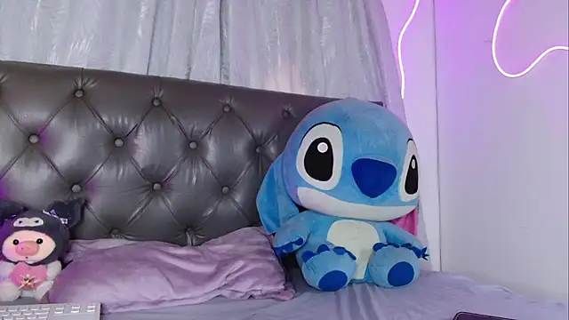 evie_cloud's Live XXX Chat