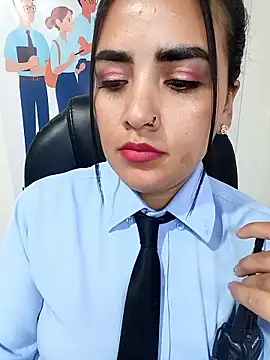 MAYE__13 élő XXX-chatje