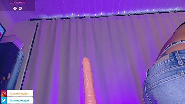 Czat XXX na żywo – Megan_browns1