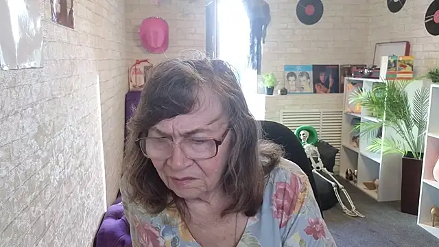 Betty_Brick's Webcam Show