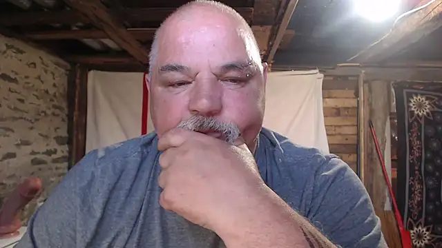 Newfiesausage1972's Webcam Show