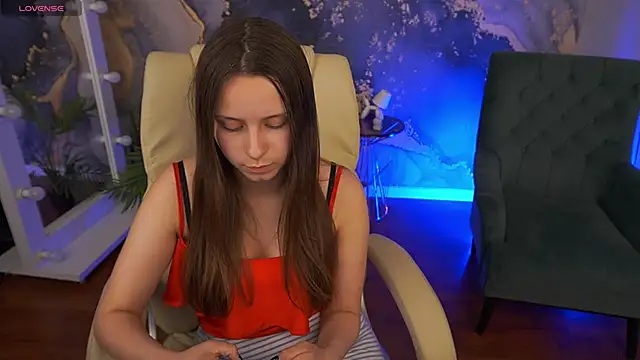 TinyNatalie Chat XXX live