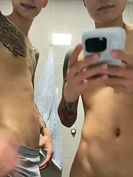 KK-cuteboy Show in webcam