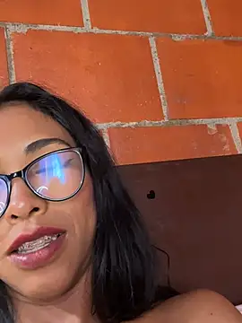 Chatroom XXX en direct de Emma__cumlovee