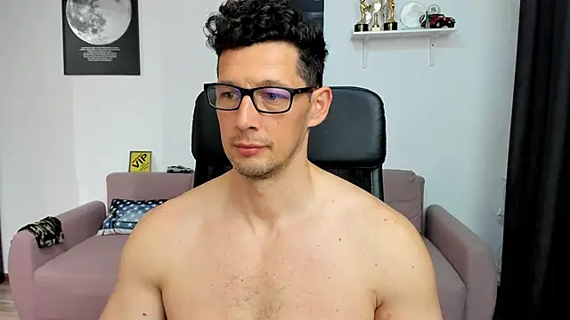 BrutusK08 live XXX chat