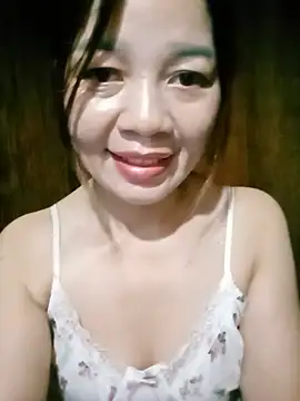 Yiyi102300 网络视讯表演