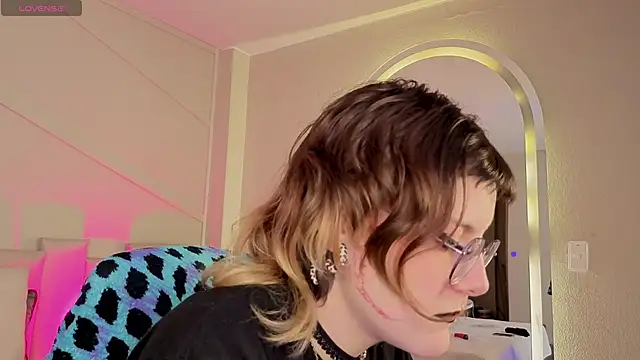 Rossiee_huntt's Live XXX Chat