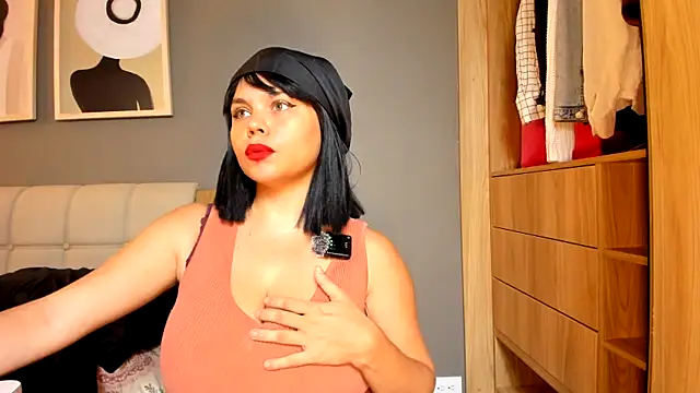 Bloom_Noor Chat XXX in diretta