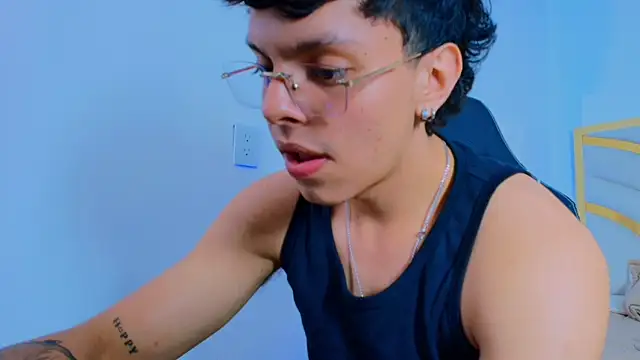 Milo_Storm's Webcam Show