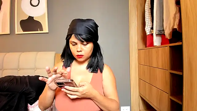 Chat +18 de Bloom_Noor ao vivo