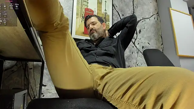 Hairy_Dad86 Show in webcam