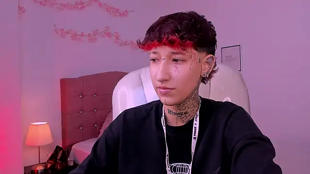 Chat +18 de Luci_Rose ao vivo