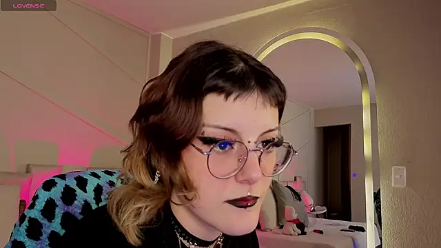 Czat XXX na żywo – Rossiee_huntt