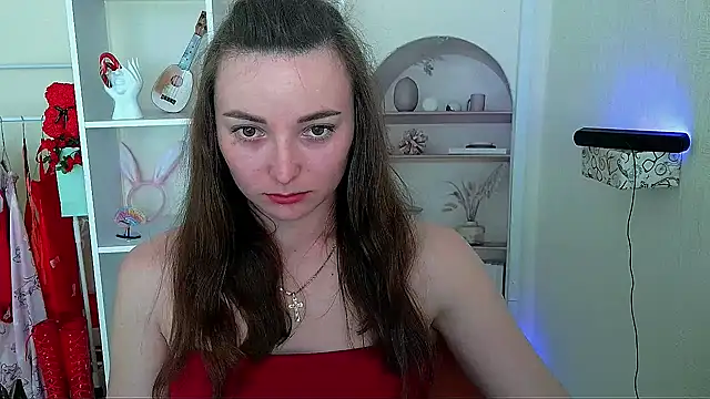 دردشة _Barbie_Kiss_ الجنسية المباشرة