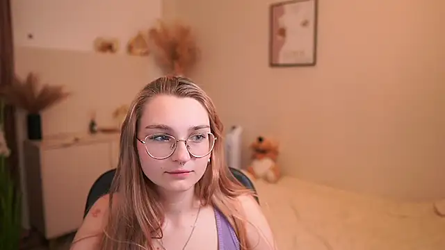 Sophielux18's Webcam Show