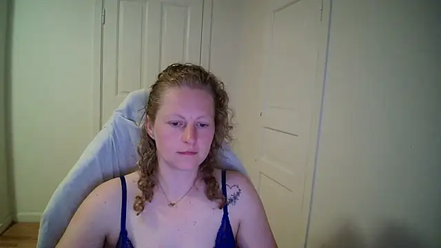 Girlnina-1995 Chat XXX in diretta