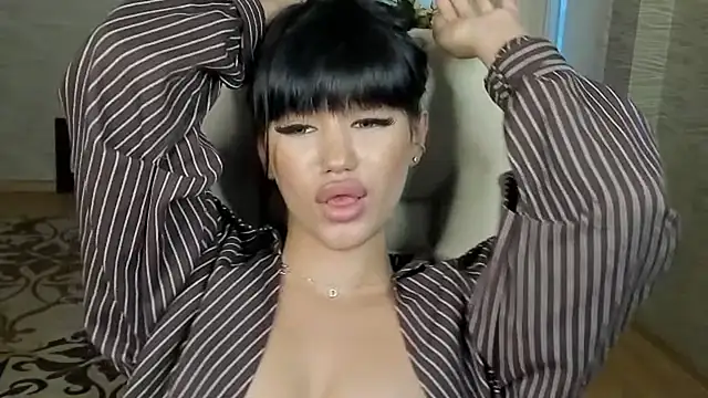 SerenaBoll's Live XXX Chat
