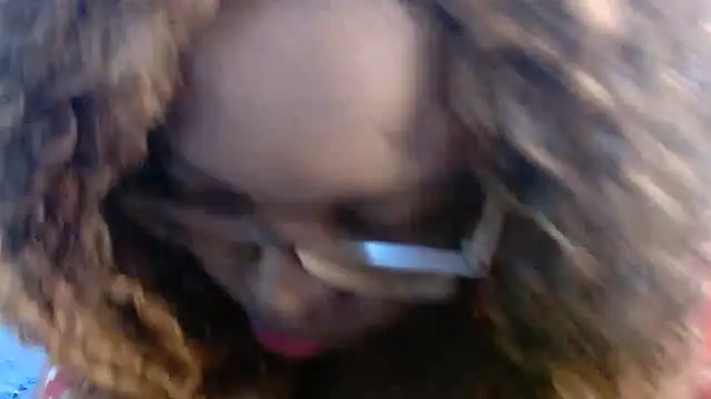 Boobgoddess élő XXX-chatje