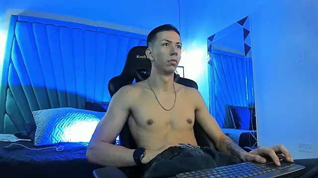 OliverThompsonJS Live XXX Chat